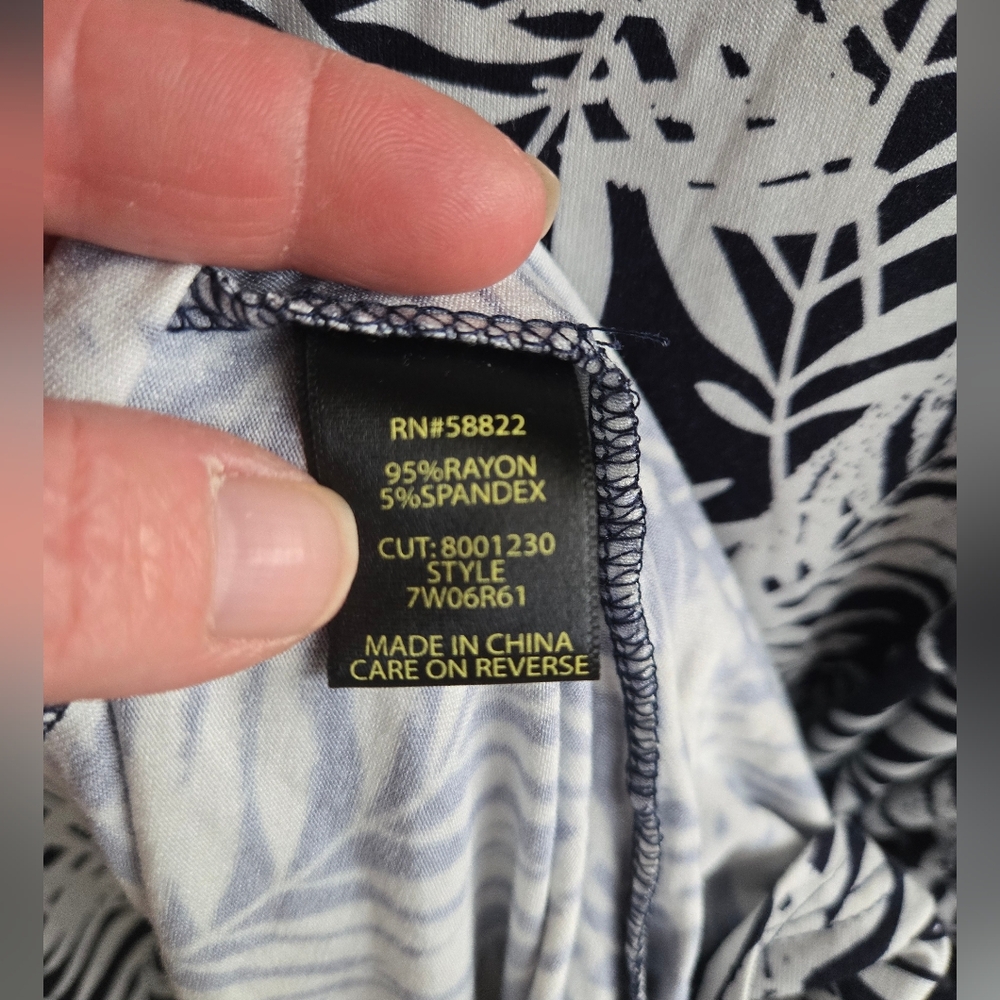 Max Studio Navy and White Leaf Pattern Tunic Dres… - image 5